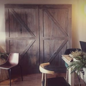 puertas de madera rusticas tipo granero