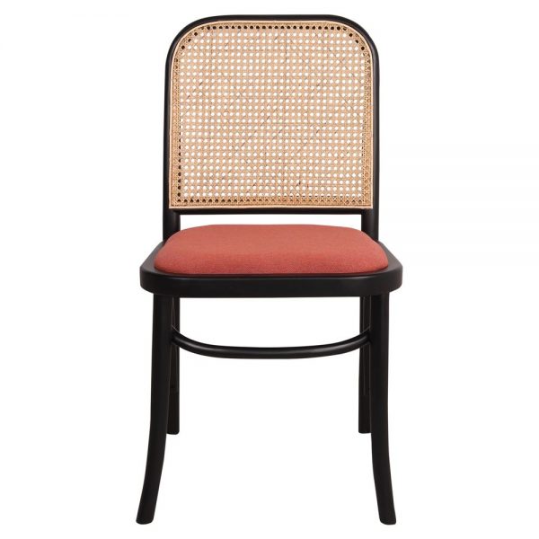 silla negra con asiento tapizado y respaldo de rejilla