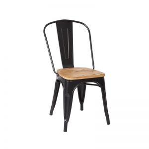 silla metálica negra con asiento de madera