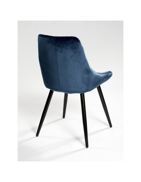 silla con asiento tapizado azul y patas negras